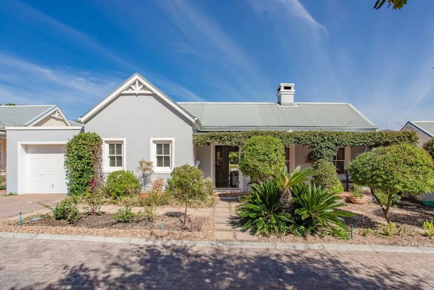 Boland’s golden triangle draws buyers to the Winelands