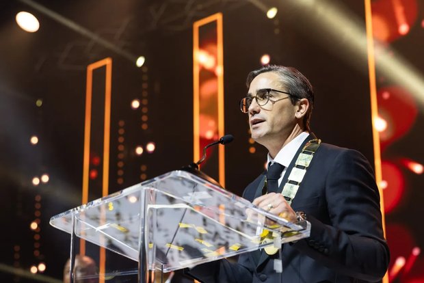 Steven Brown’s challenge: Back SA property at home